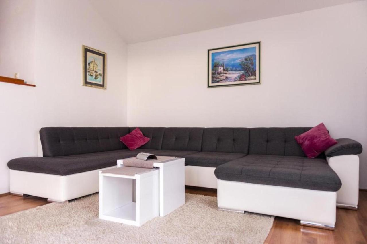Cartolina Di Mare Apartment โปดสตรานา ภายนอก รูปภาพ