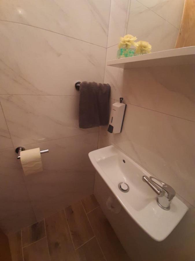 Cartolina Di Mare Apartment โปดสตรานา ภายนอก รูปภาพ